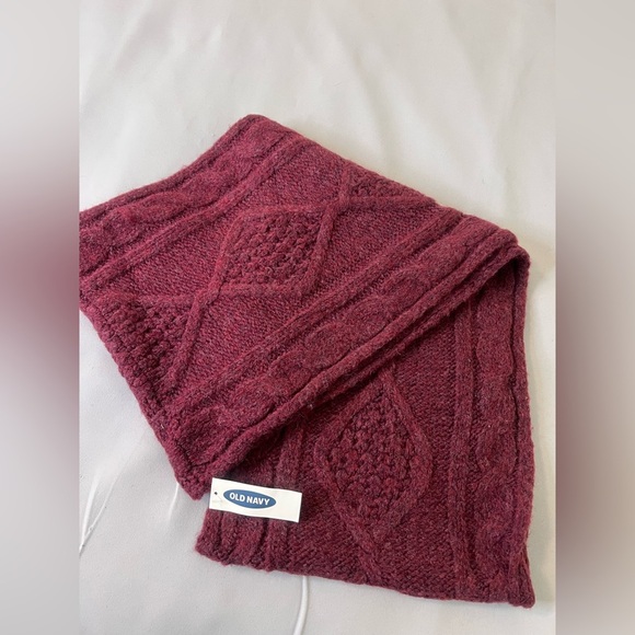 Old Navy Chunky Knit Infinity Scarf Women's One Size Fits All Burgundy Color - Picture 5 of 8